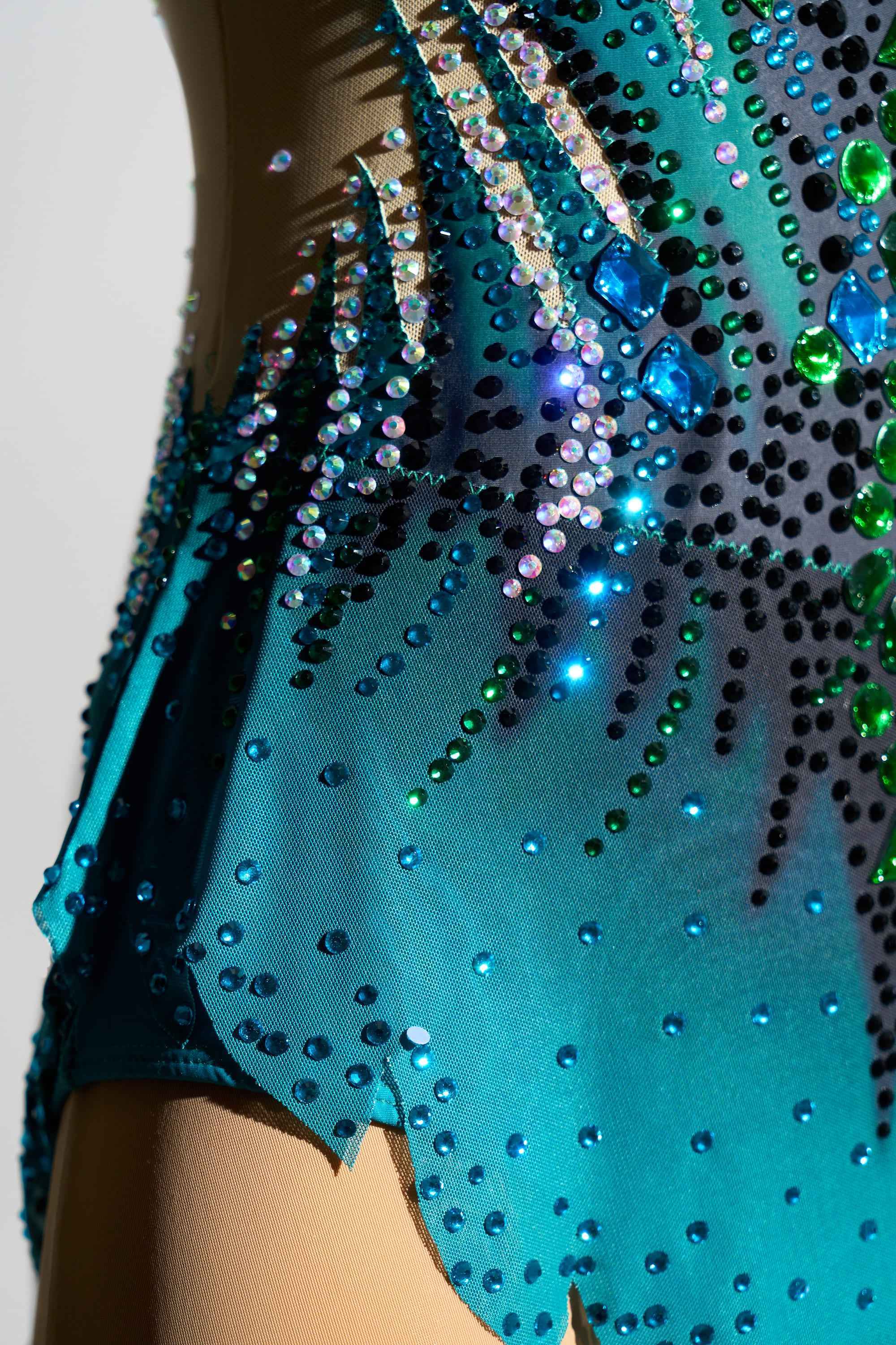Justaucorps de compétition pour gymnastique rythmique, twirling et majorette sur mesure - Raysport